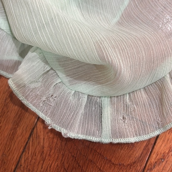 Light green skirt with mermaid cut- No Boundaries XL (15-17) - Picture 5 of 5